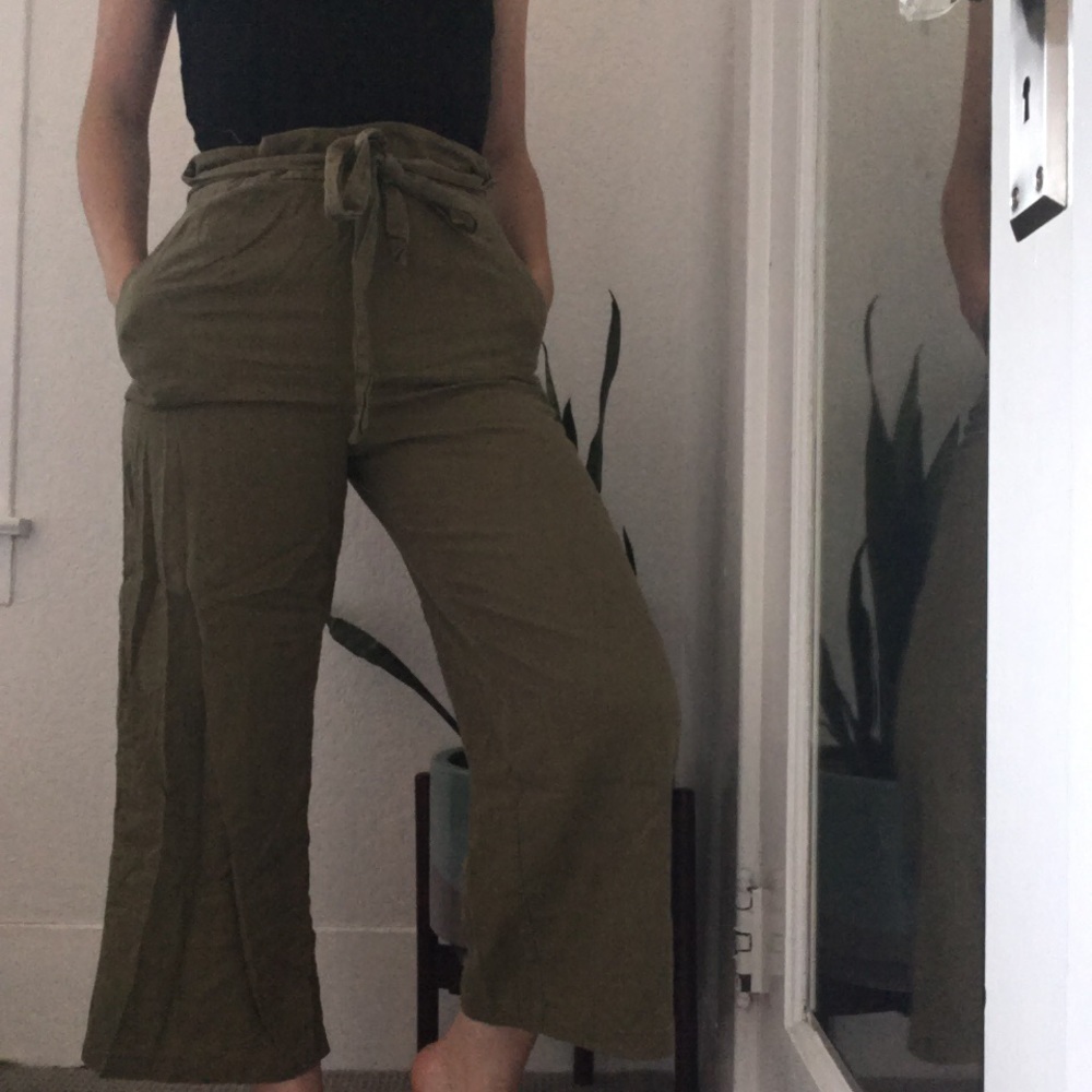 Green “paper bag” waist paints